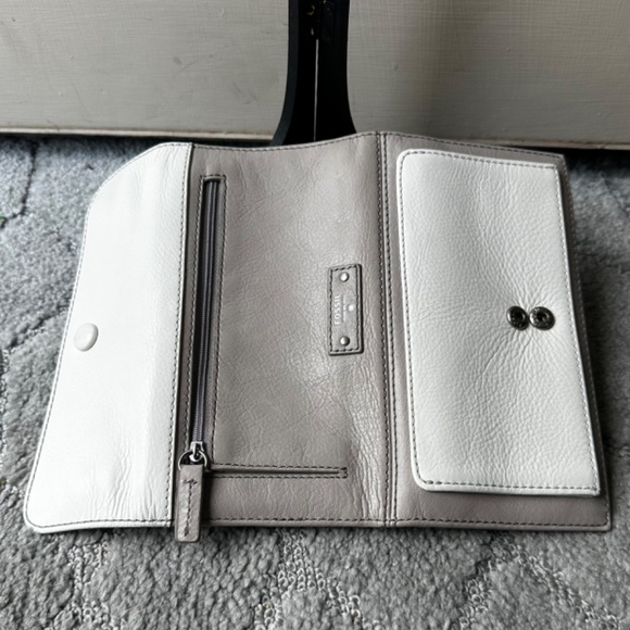 Nice Fossil Bifold Wallet for Women's - Picture 12 of 15